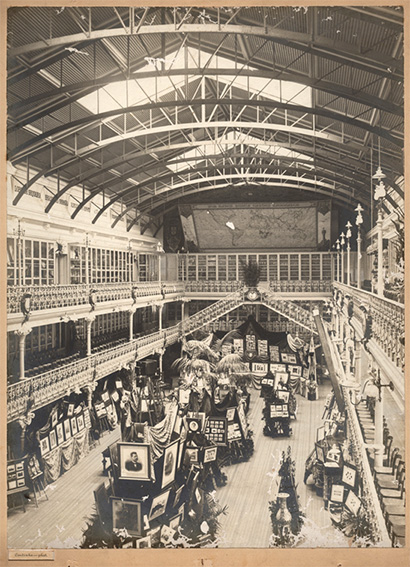 Exposição Nacional de Fotografia 1897, Sala Portugal. © Sociedade de Geografia de Lisboa