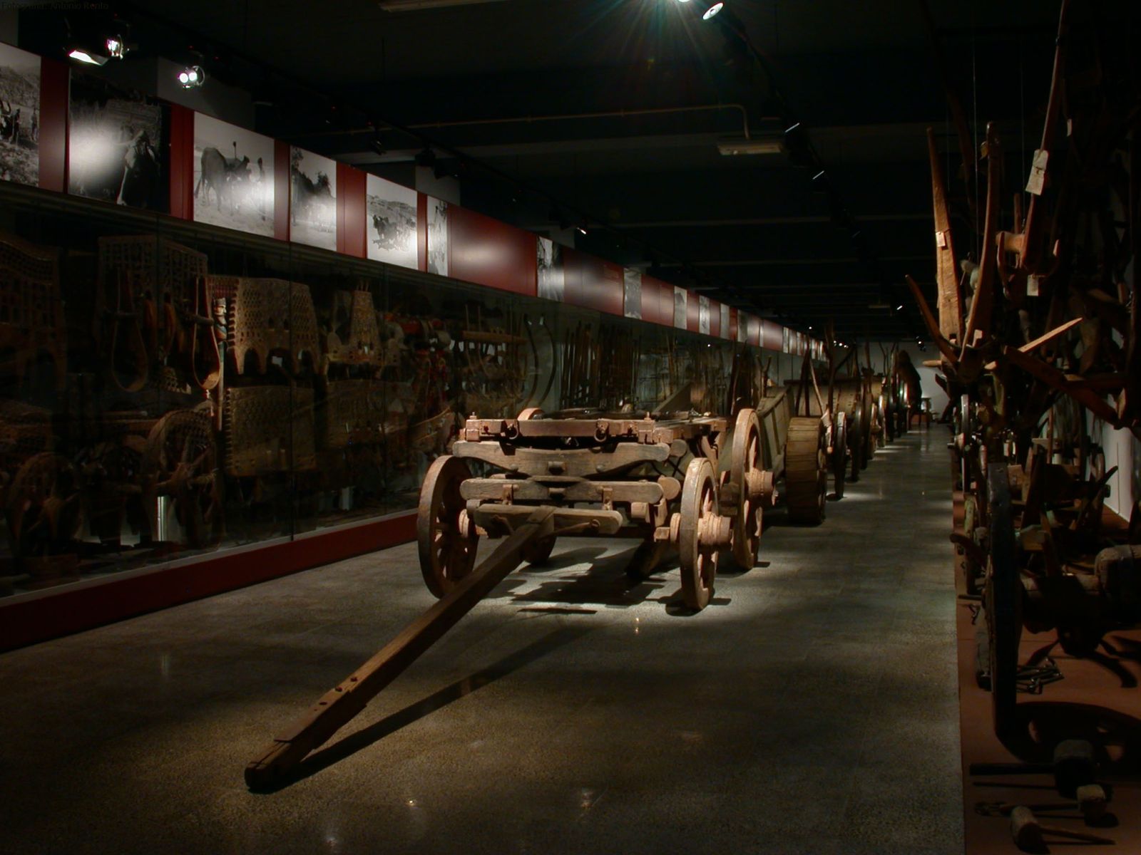 Galerias da Vida Rural, uma das reservas visitáveis do Museu Nacional de Etnologia, inaugurada em 2000 Autor: António Rento © Arquivo fotográfico do Museu Nacional de Etnologia/DGPC